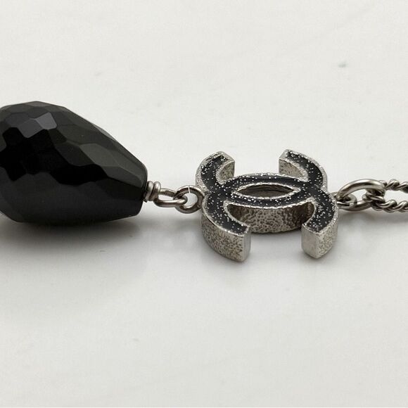 Authentic Chanel Gunmetal CC Logo Necklace Black Teardrop Pendant full inclusion - Picture 3 of 5